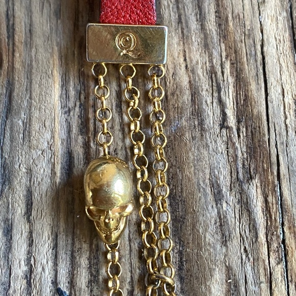 Alexander McQueen Gold Skull Chain Wrap Bracelet with Red Leather Strap - Picture 6 of 6